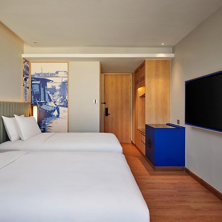 Hilton Garden Inn Bangkok Riverside Exterior foto
