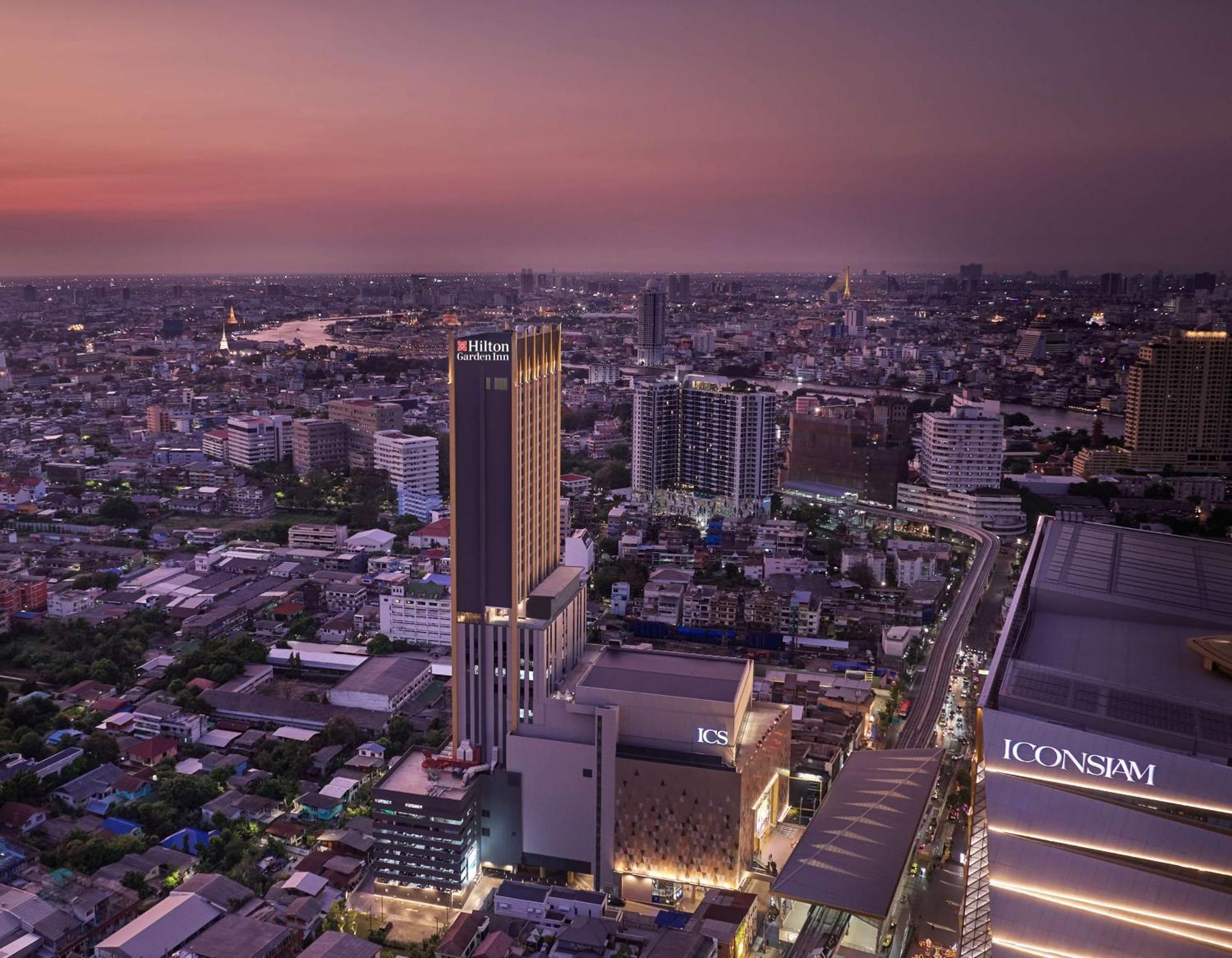 Hilton Garden Inn Bangkok Riverside Exterior foto